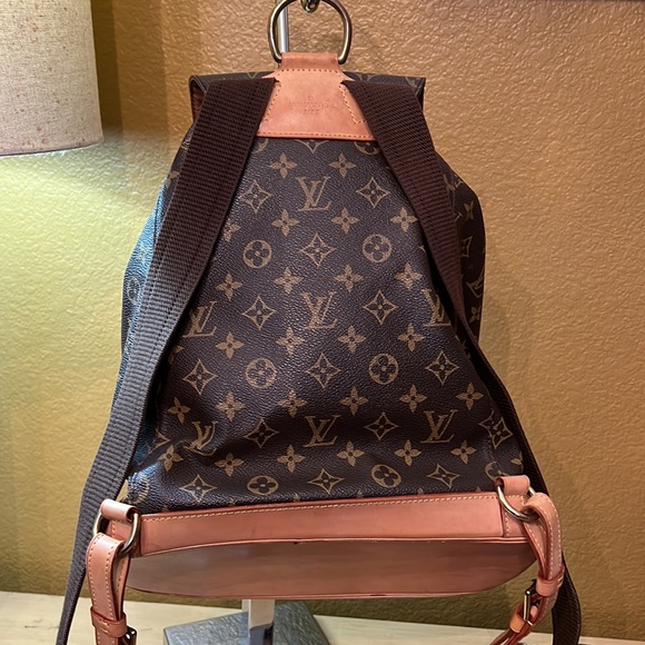 Louis Vuitton authentic backpack. Amazing condition. - Picture 5 of 15
